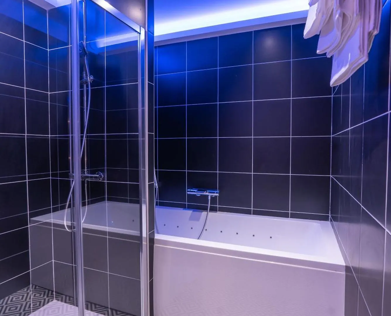 Barbican Villars-les-Dombes Love hotel